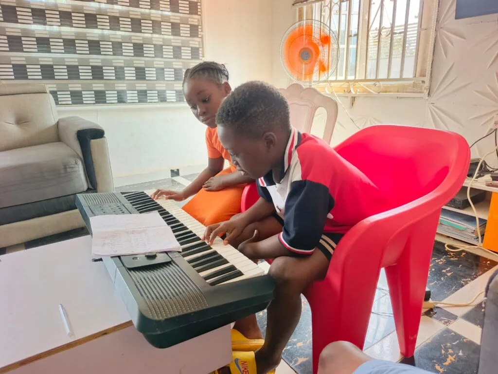 solomon-ofem-music-academy_ICmQbhlq