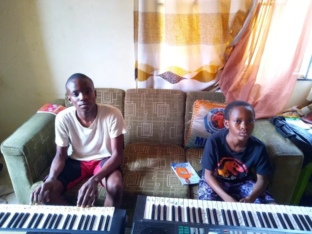 solomon-ofem-music-academy_SuOtOWH2